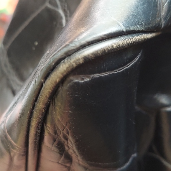 Dooney&Bourke Black Croc Embossed Shoulder Bag - Picture 9 of 10